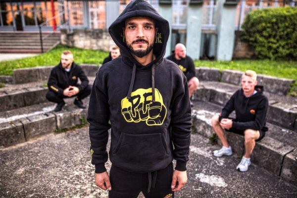 BAWEŁNIANA BLUZA Z KAPTUREM CZARNA WIELKA PIĘŚĆ - obrazek 3